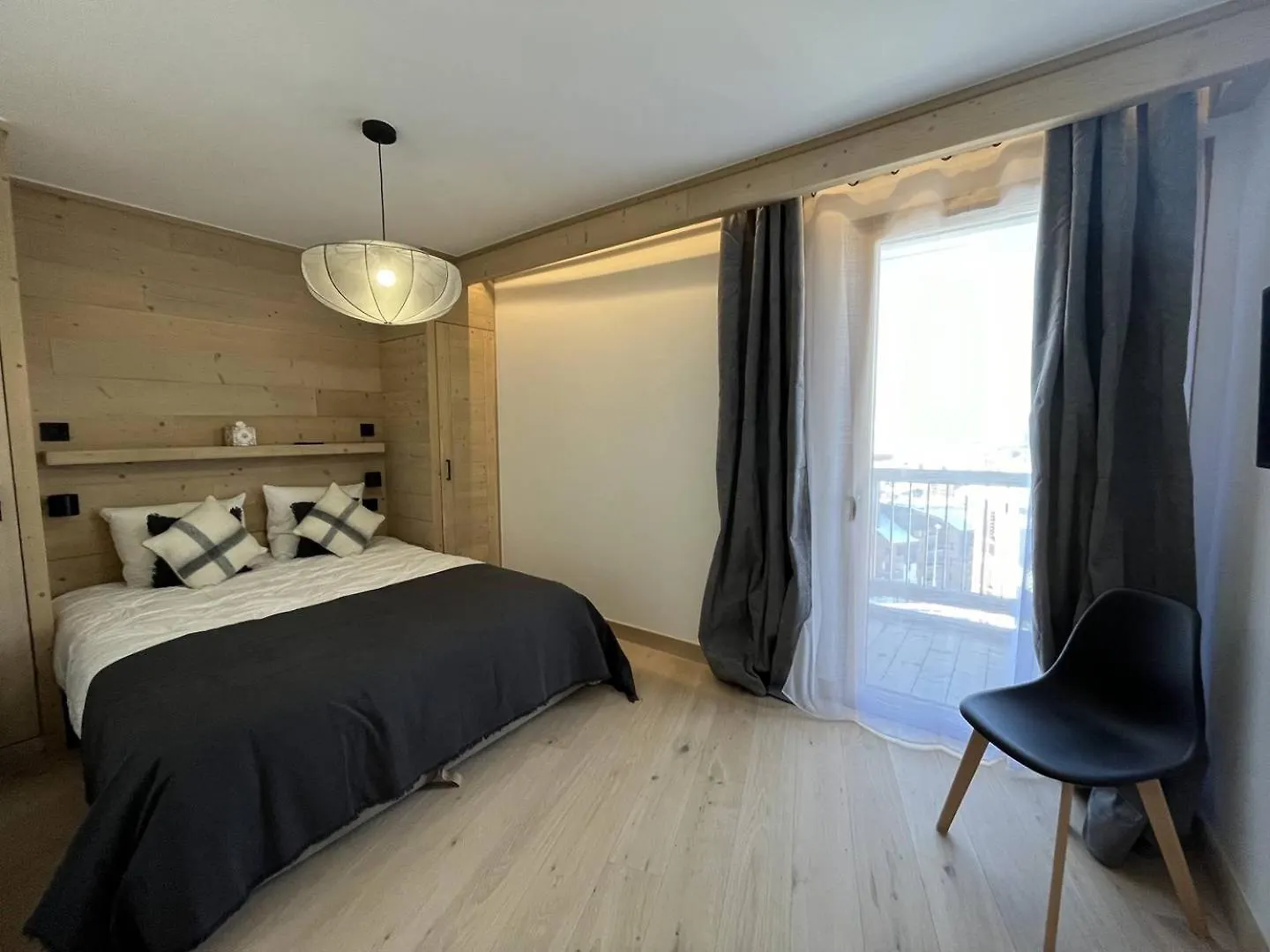 Alpe D'Huez Houses - Panoramique 4 Chambres, Sur Piste Avec Piscine Francia